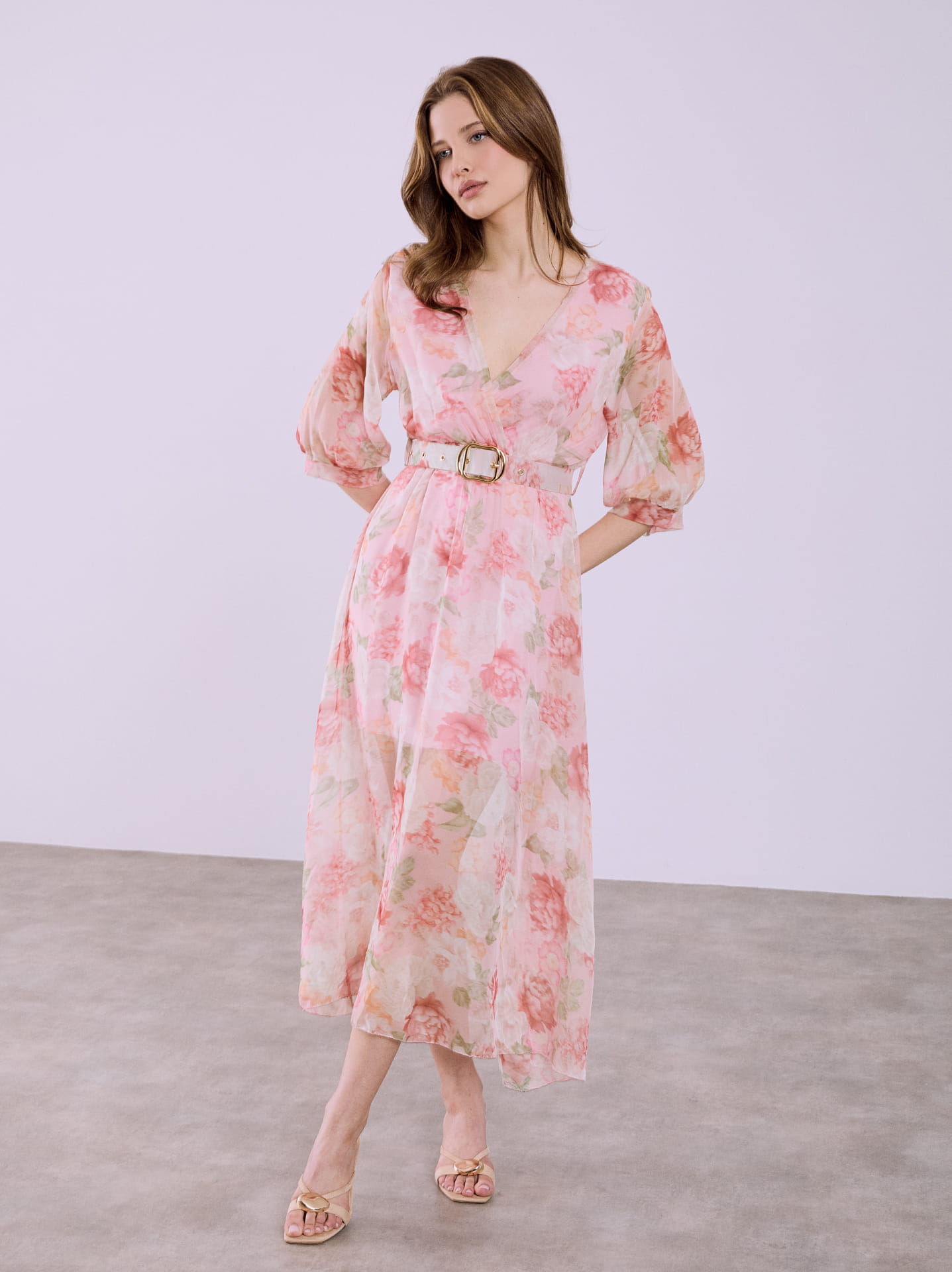 Φόρεμα ροζ φλοράλ με ζώνη
