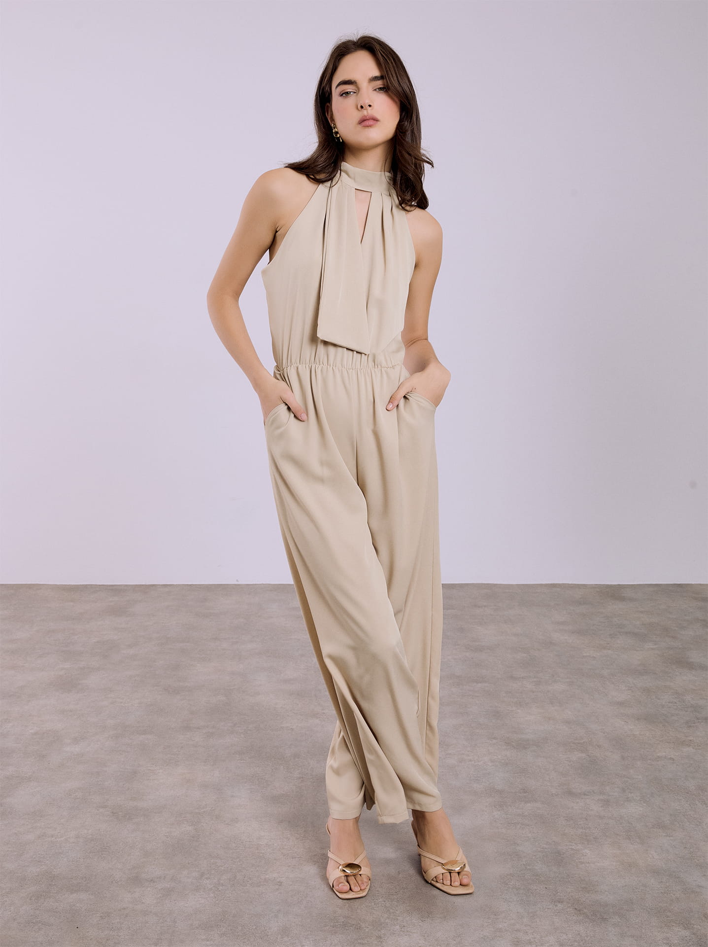 Μπεζ ολόσωμη φόρμα