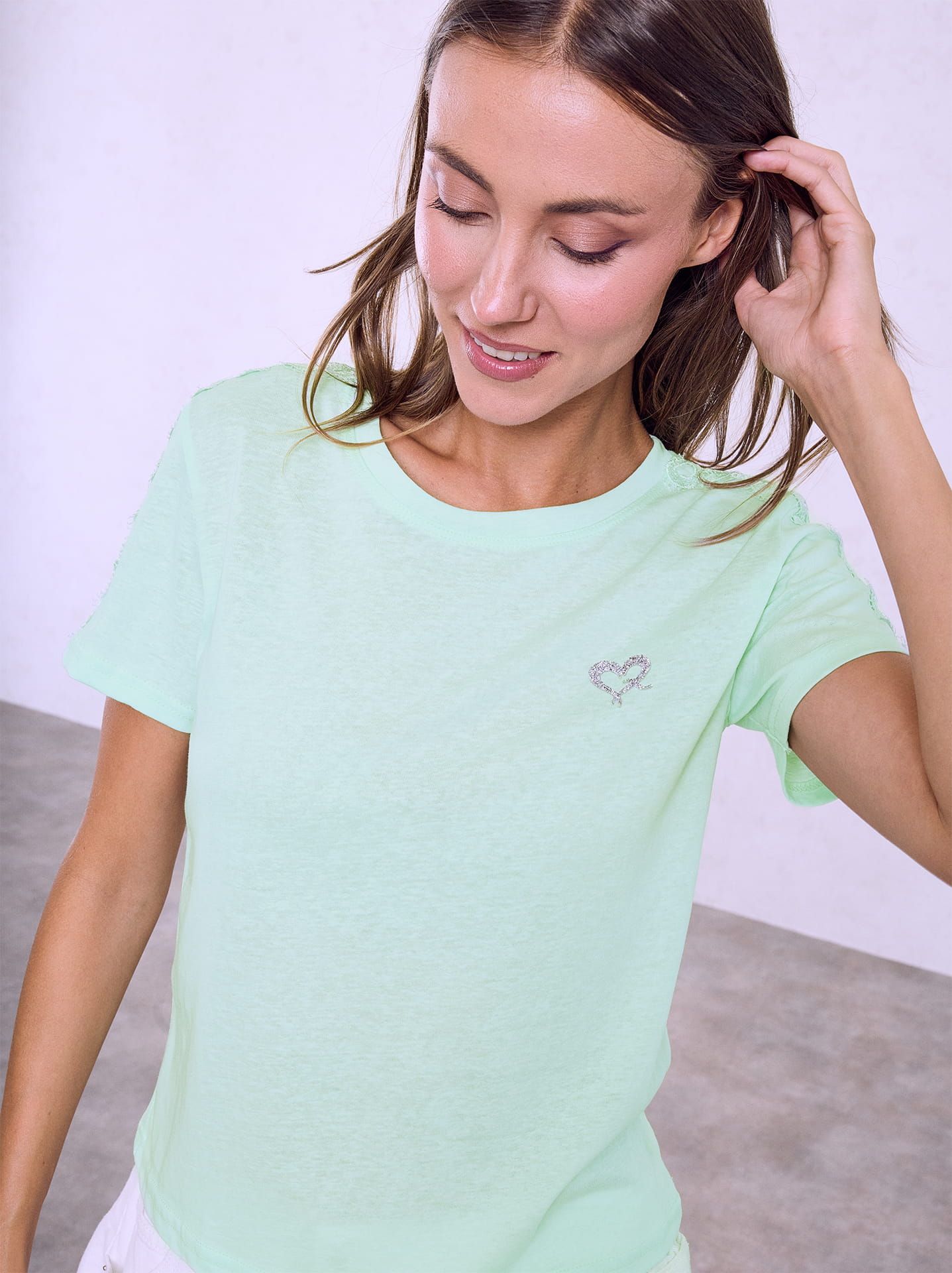 T-shirt with rhinestone heart detail in mint, 11.99€ | Celestino