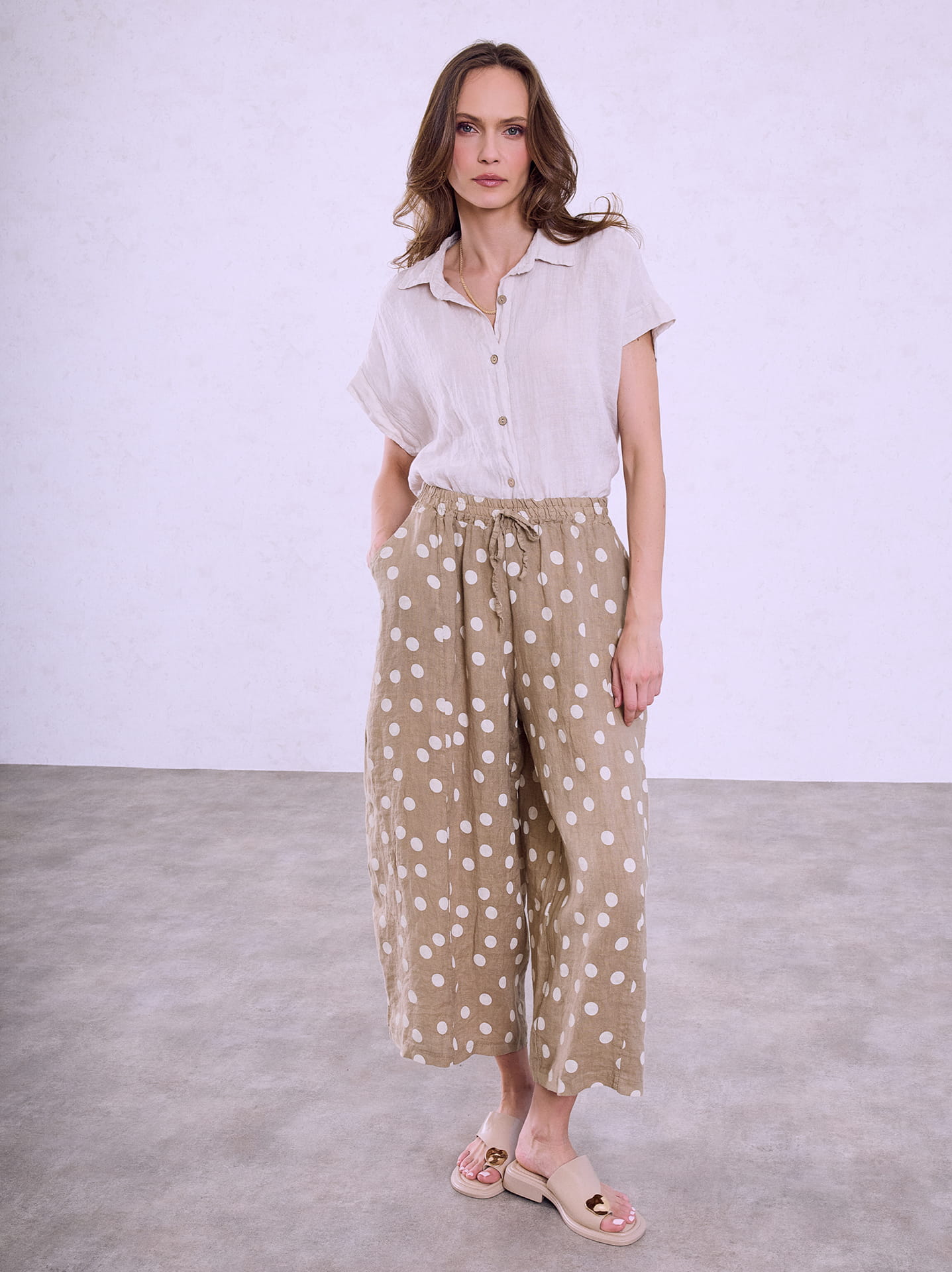 Linen polka dot trousers in light brown, 34.99€ | Celestino
