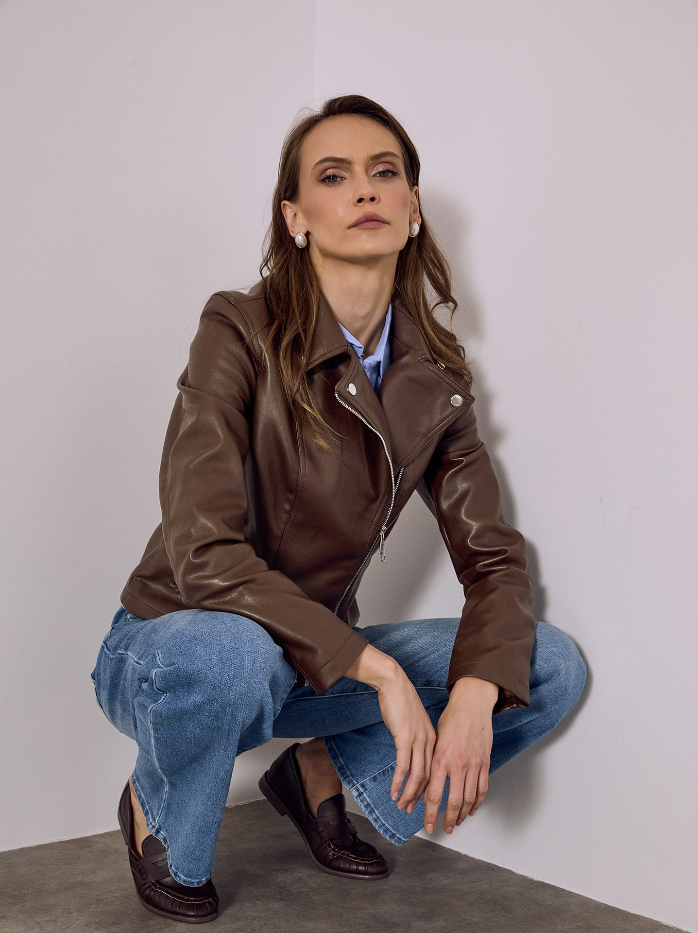 Καφέ δερμάτινο μπουφάν