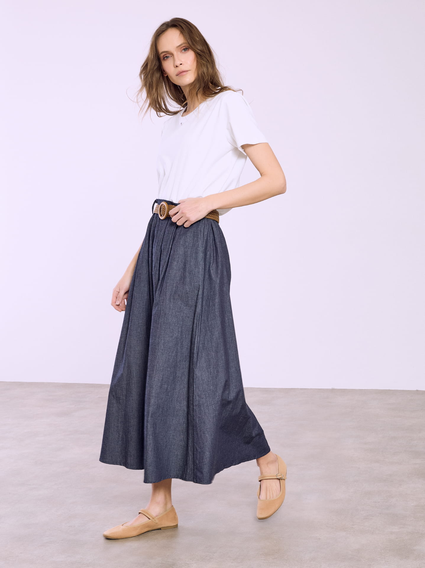 Φούστα denim και λευκό top