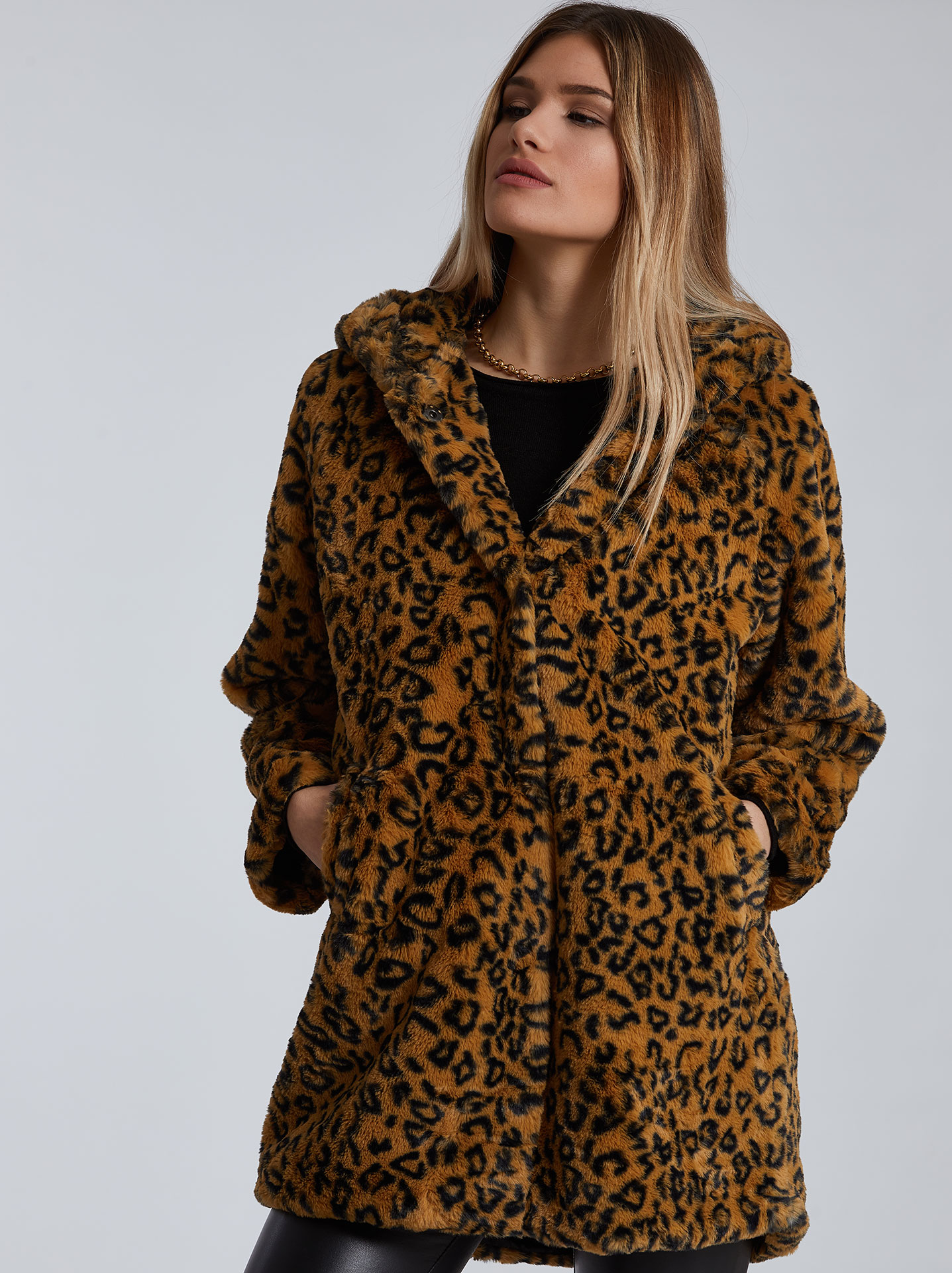 Leopard synthetic fur in leopard | Celestino