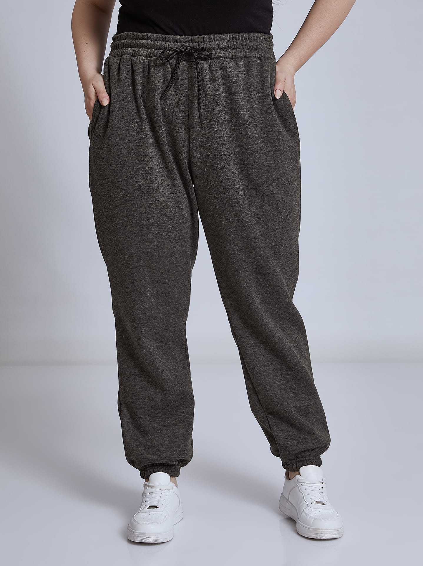 Sweatpants with elastic discount waistband