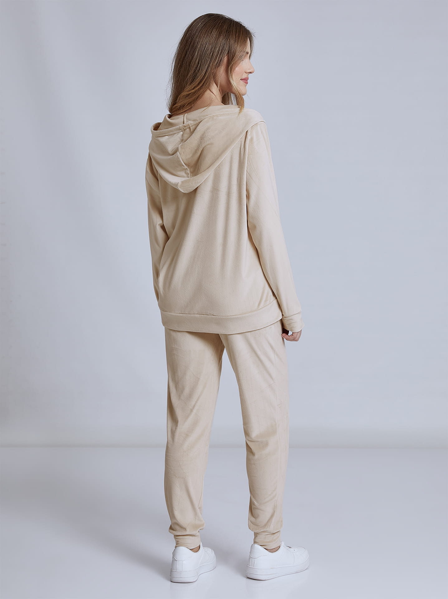 Velvet tracksuit set in light beige 19.99 Celestino