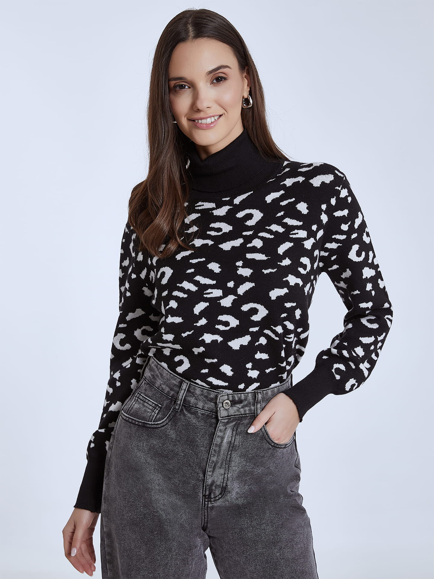 Grey leopard print sales turtleneck top