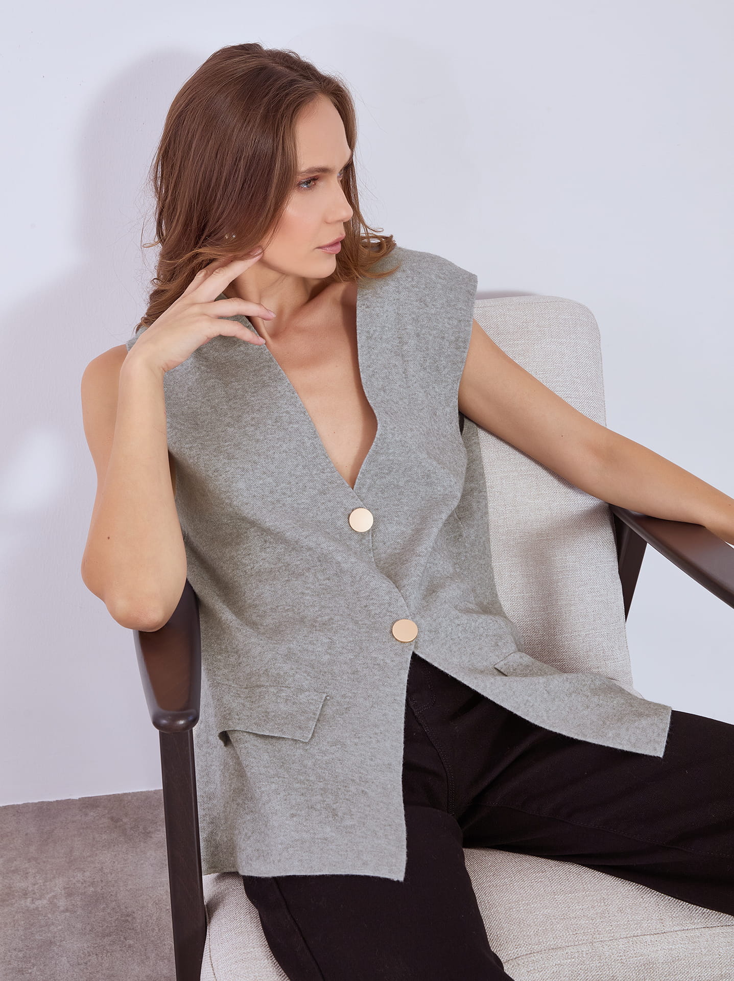 Vest knitted with metallic buttons curvy in grey, 24.99