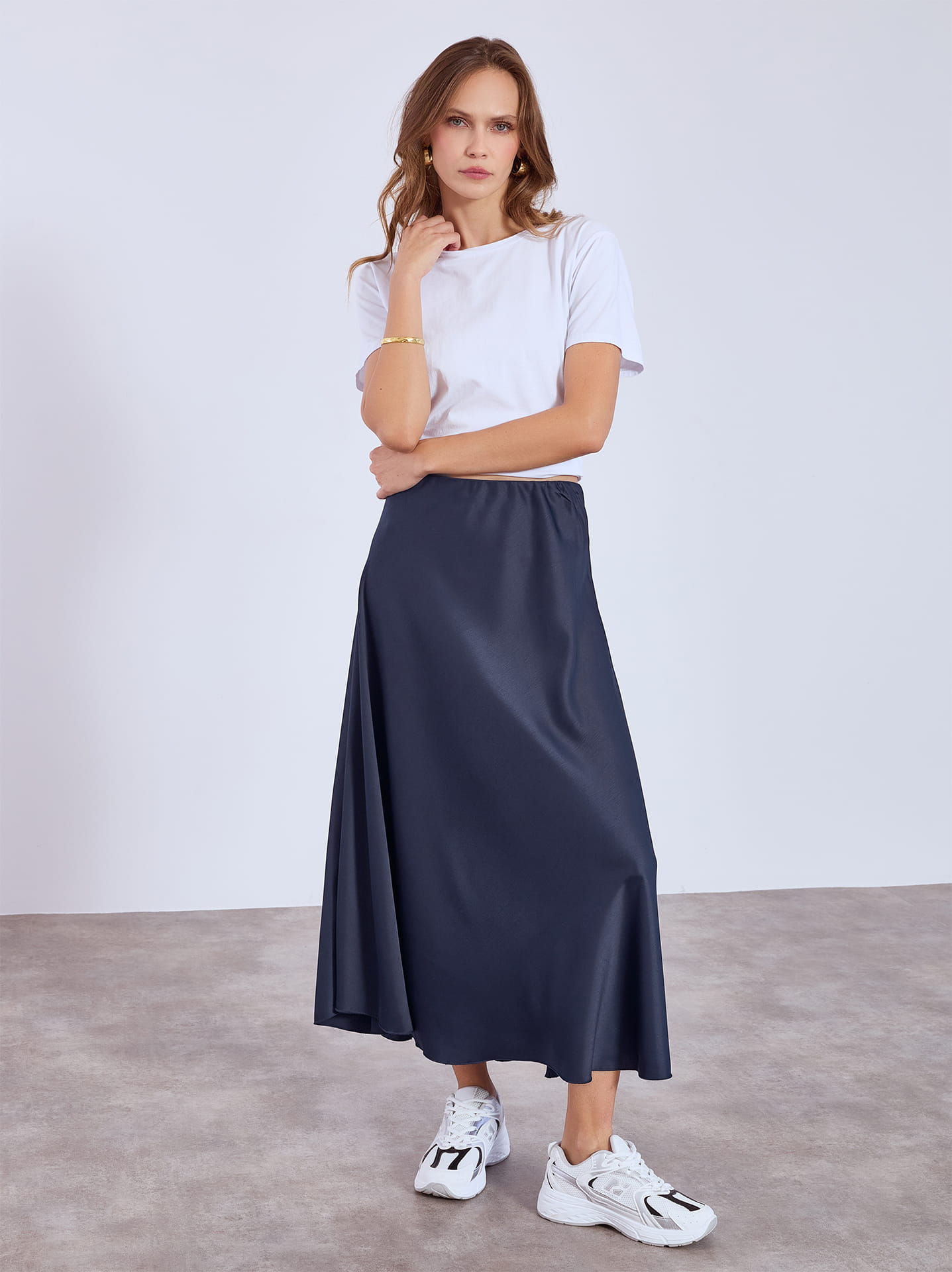 Φούστα με sneakers