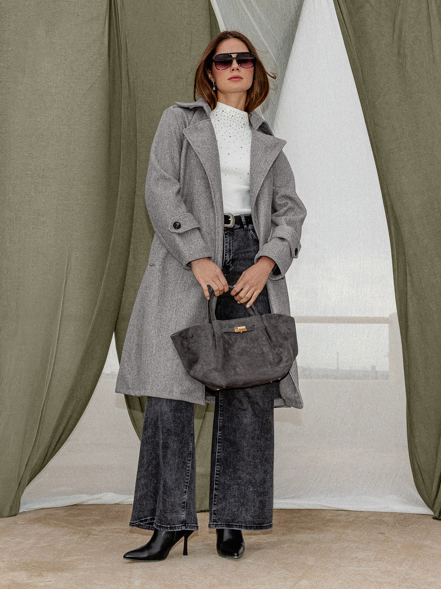 Outfit με γκρί παλτό