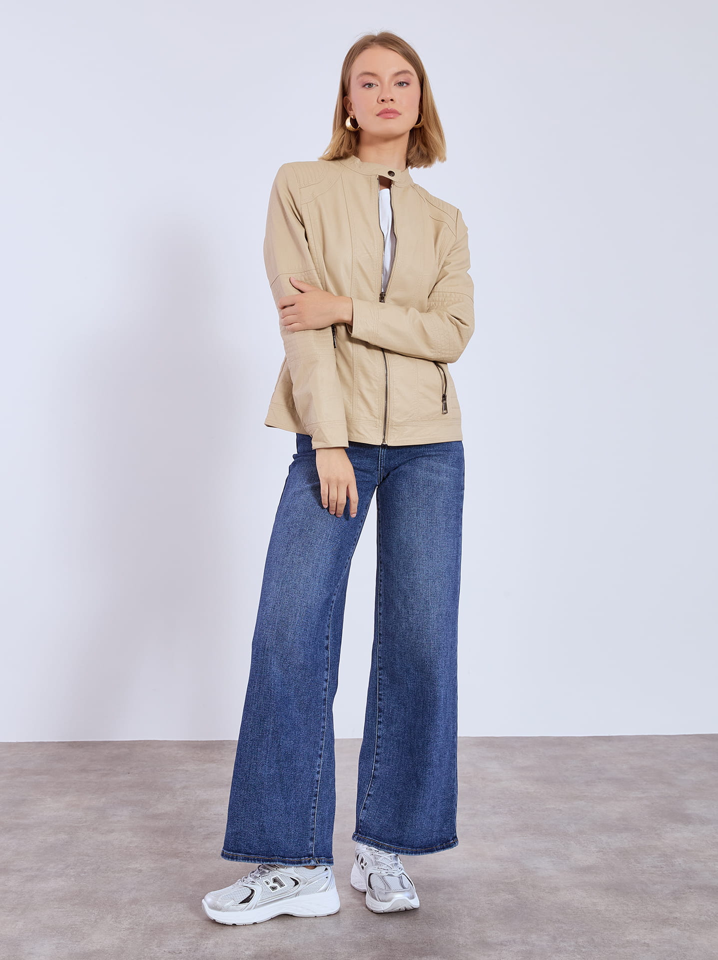 Μπεζ δερμάτινο μπουφάν