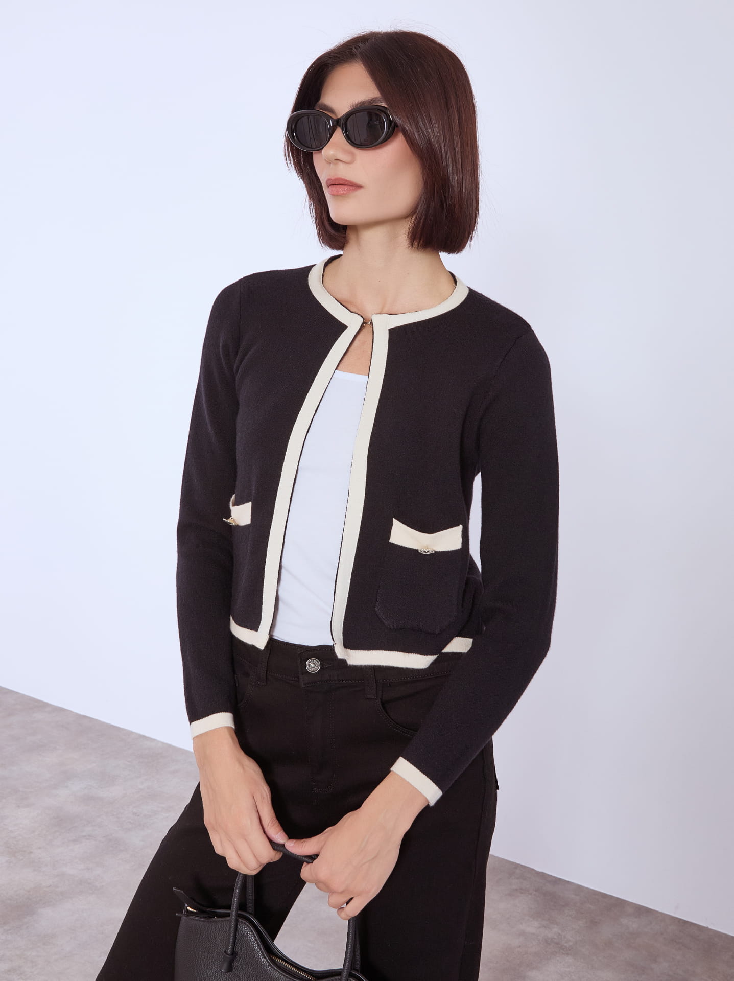 トップス wjk grunge fade black gimmick cardigan Cardigan knitted with strass buttons in black, 14.99