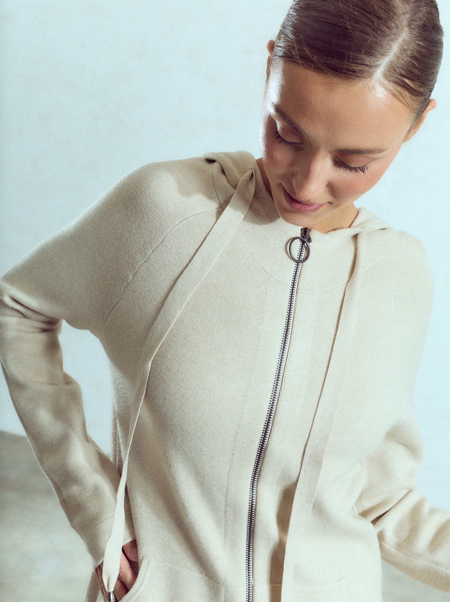 Long asymmetric cardigan in beige, 39.99€ | Celestino